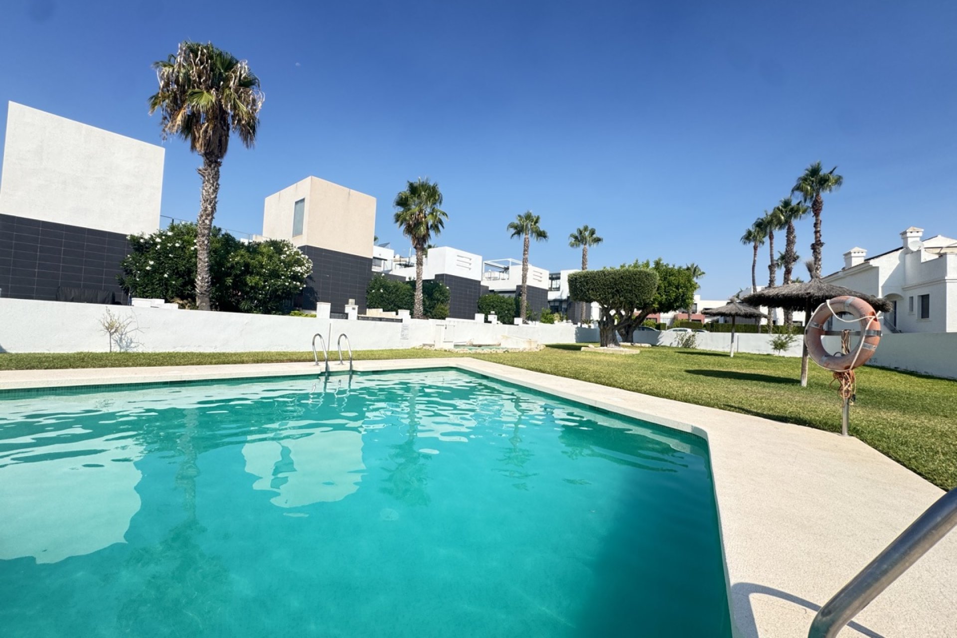 Resale - Bungalow -
Villamartin - Villamartín