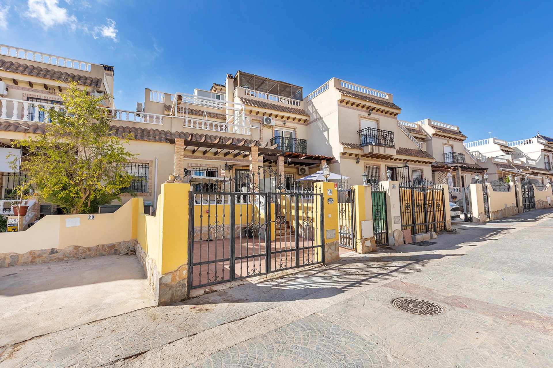 Resale - Casa de Pueblo -
Orihuela Costa - Los Almendros