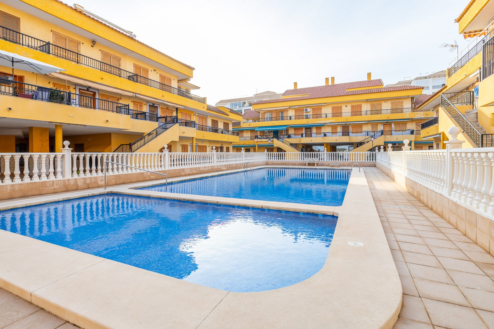 Resale - Casa de Pueblo -
Torrevieja - La Mata