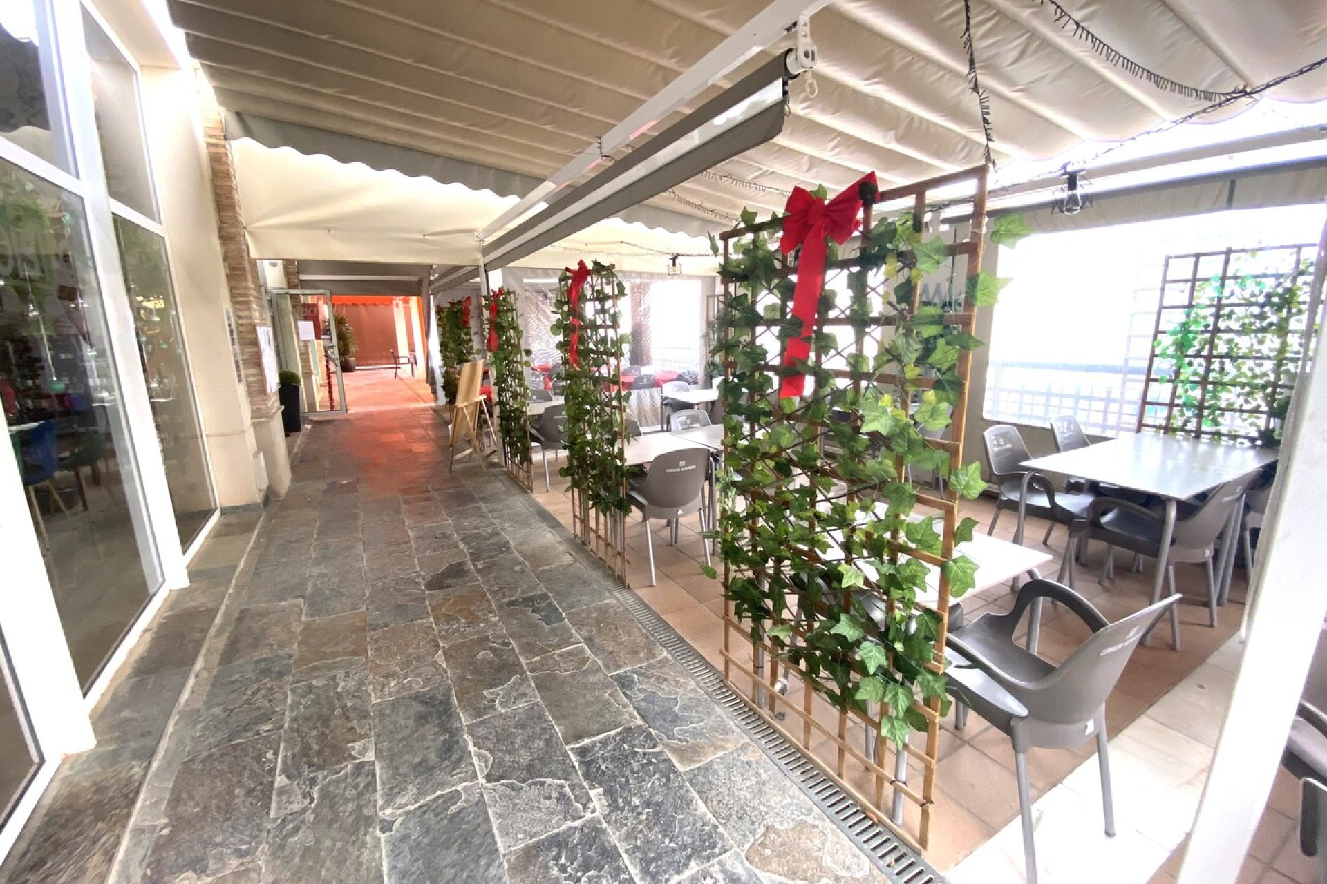 Resale - Commercial Unit -
Algorfa