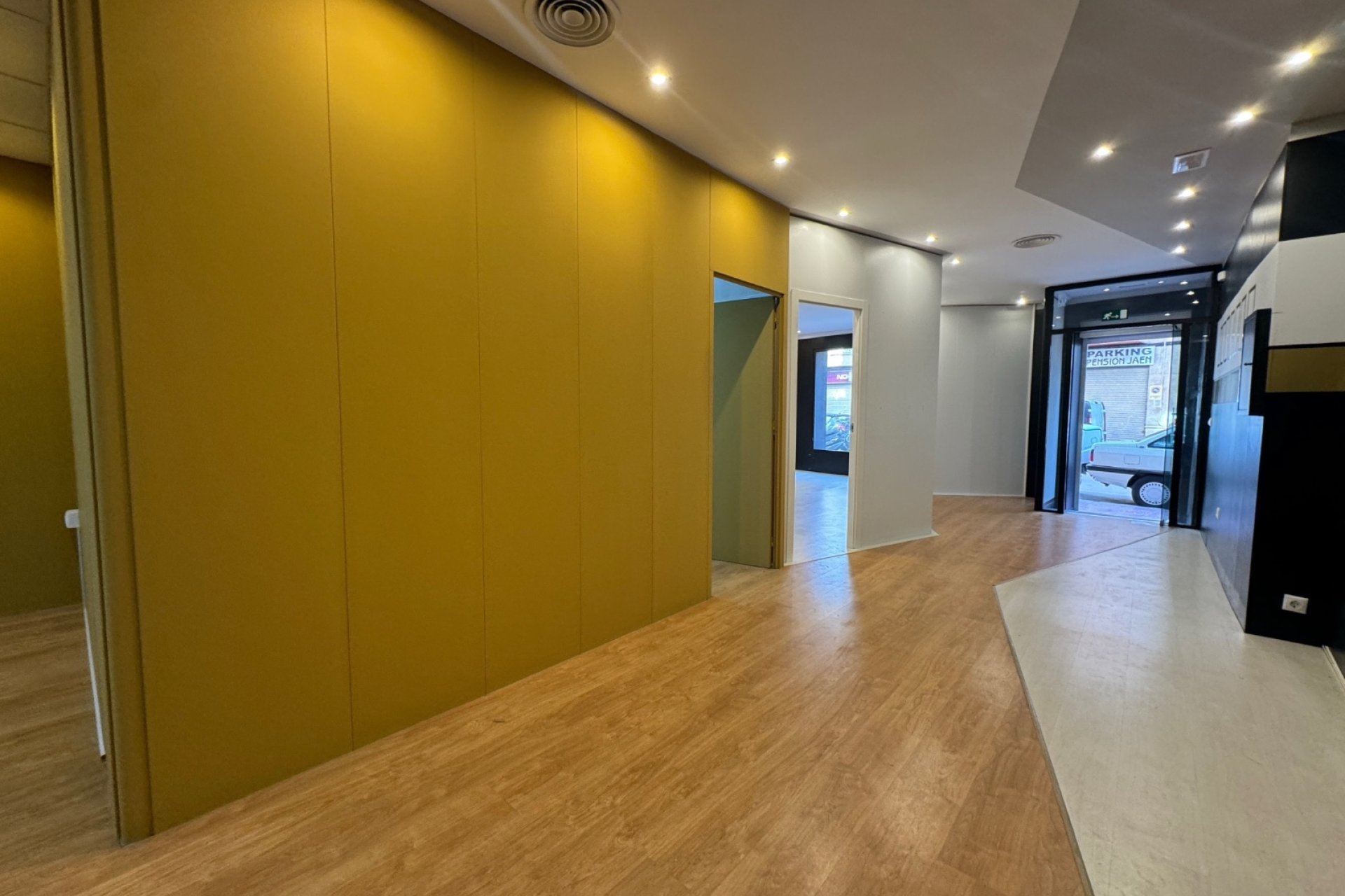 Resale - Commercial Unit -
Guardamar del Segura