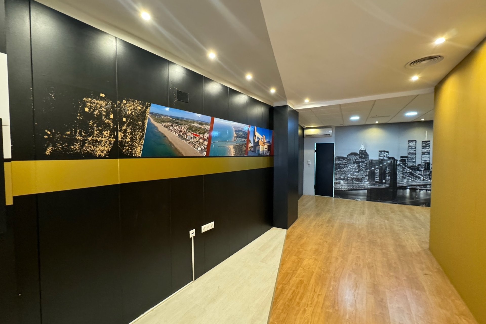 Resale - Commercial Unit -
Guardamar del Segura