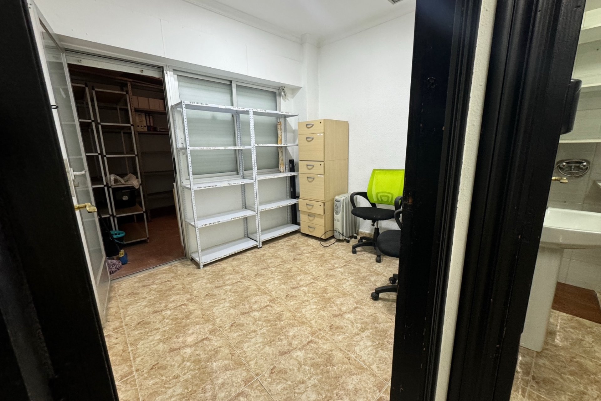 Resale - Commercial Unit -
Guardamar del Segura