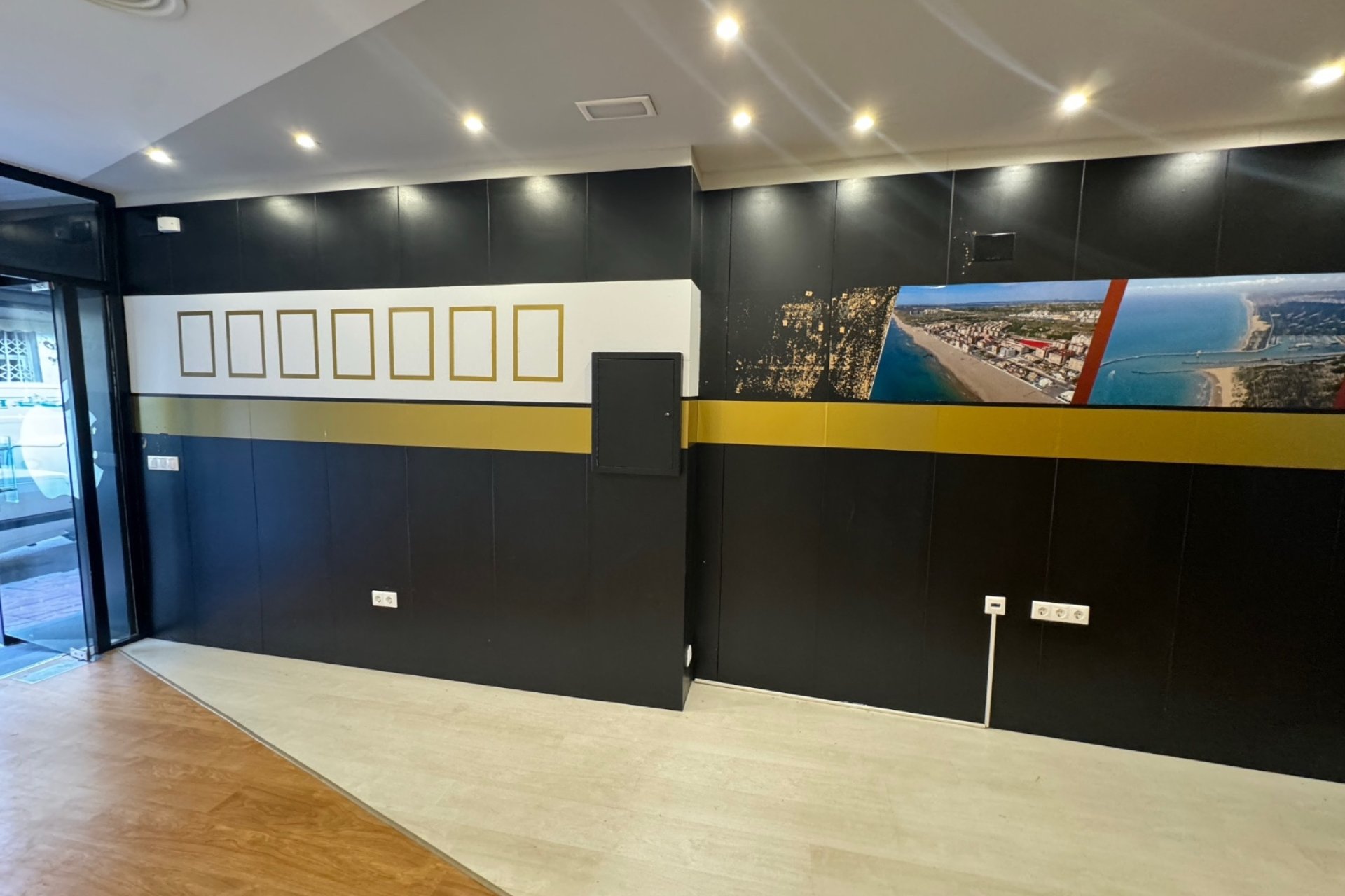 Resale - Commercial Unit -
Guardamar del Segura