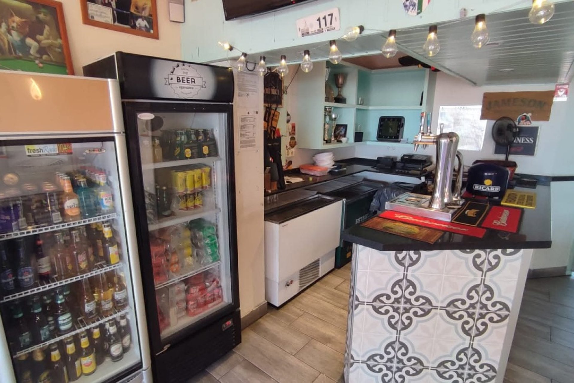 Resale - Commercial Unit -
Los Altos