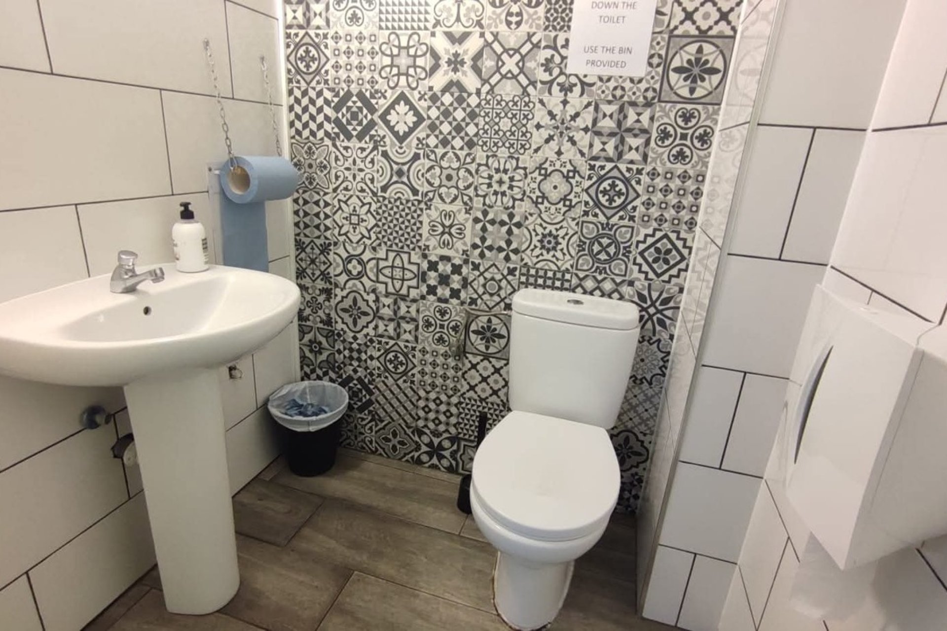 Resale - Commercial Unit -
Los Altos