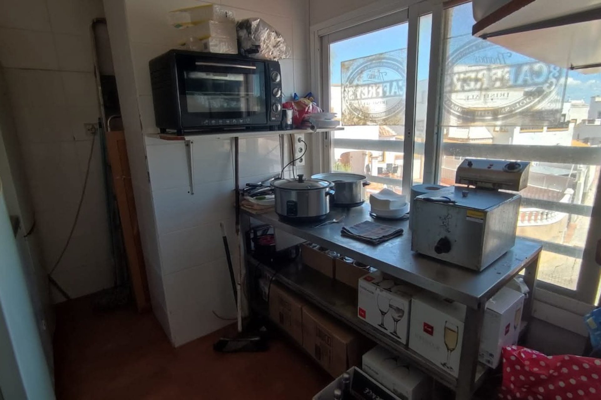 Resale - Commercial Unit -
Los Altos