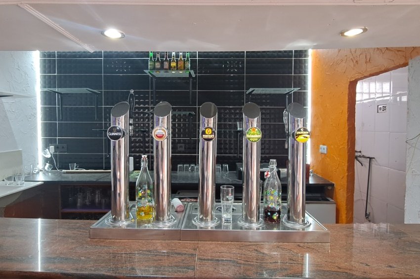 Resale - Commercial Unit -
Los Dolses