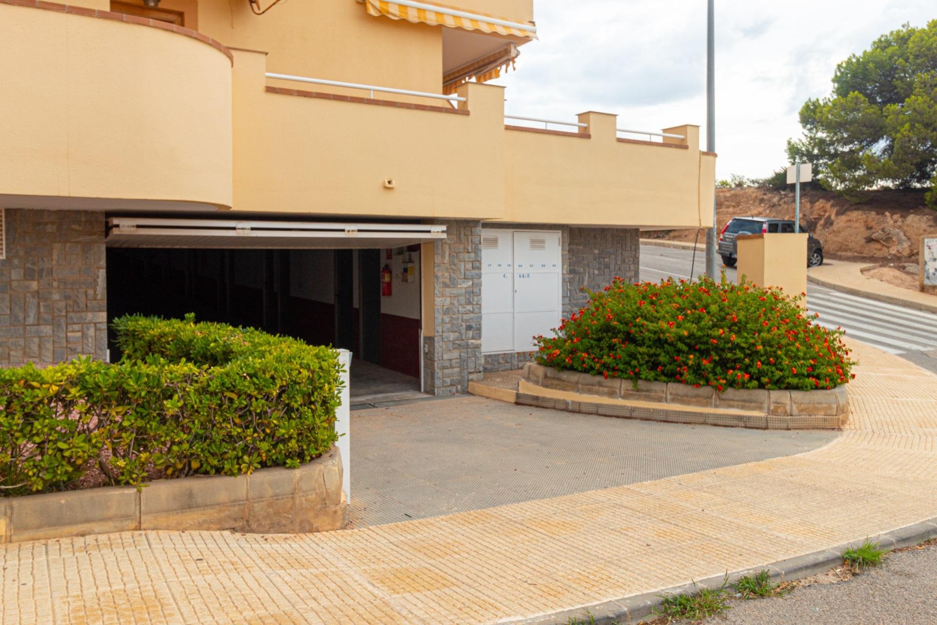 Resale - Commercial Unit -
Orihuela Costa