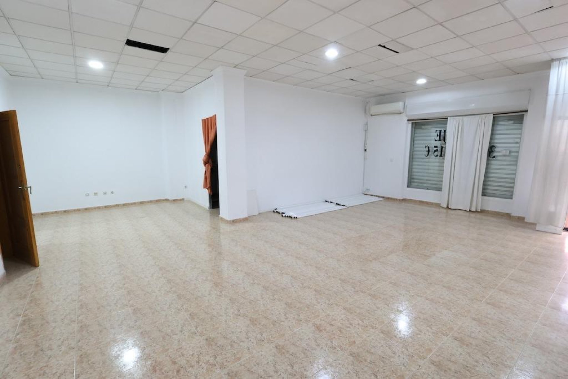 Resale - Commercial Unit -
Torrevieja - Center