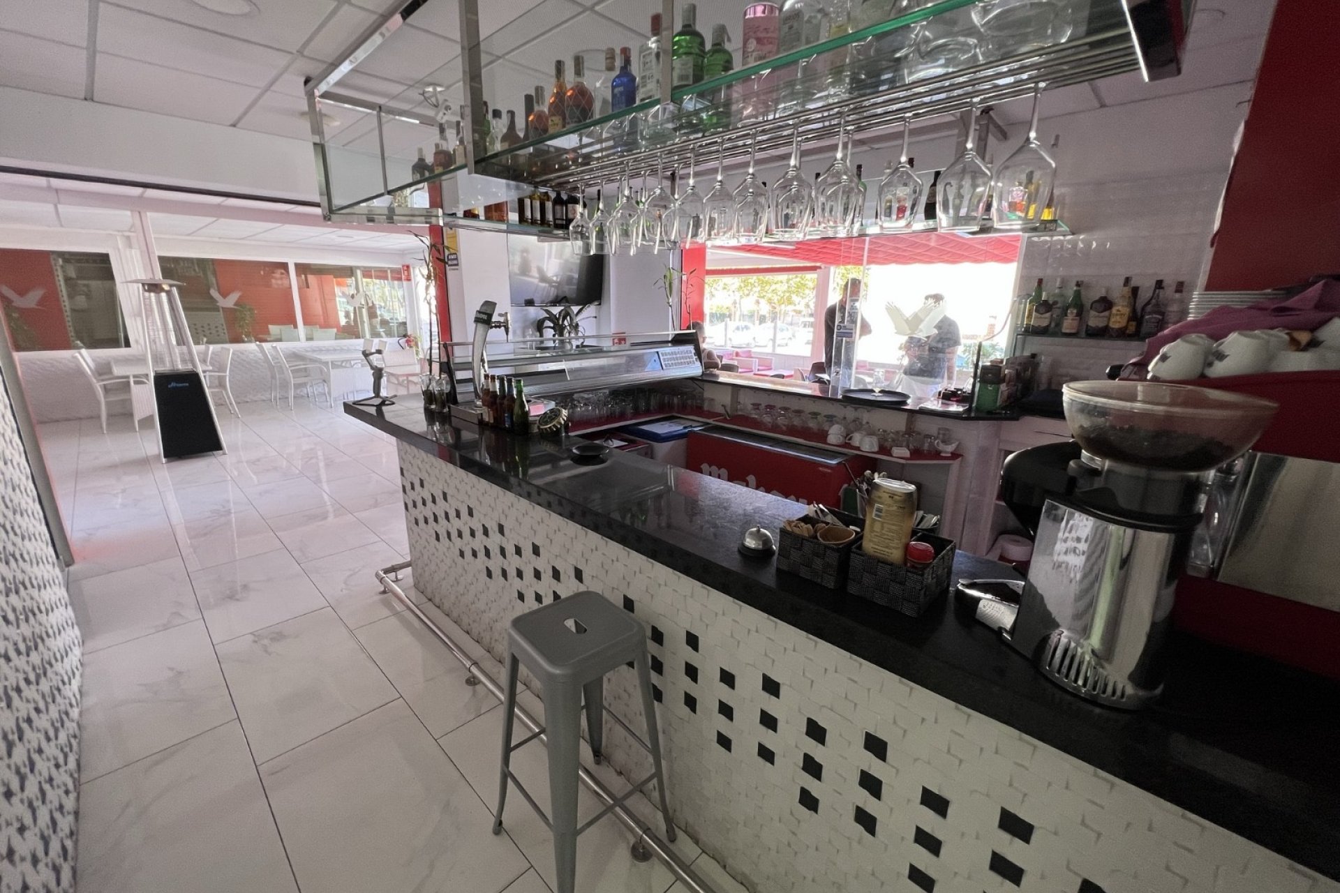 Resale - Commercial Unit -
Torrevieja - Costa Blanca Sur