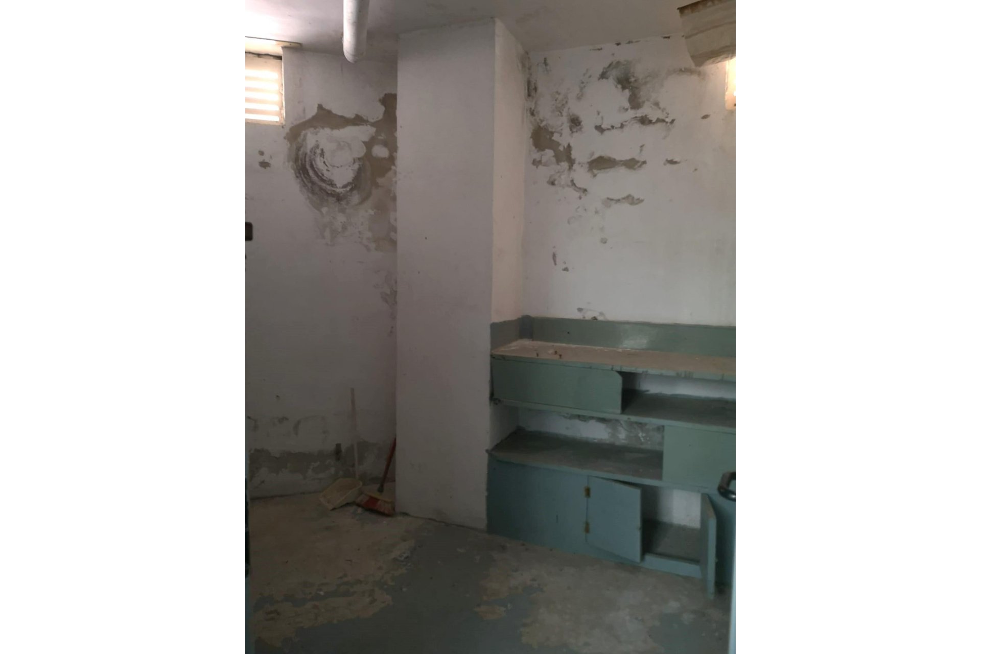 Resale - Commercial Unit -
Torrevieja - Estacion de autobuses