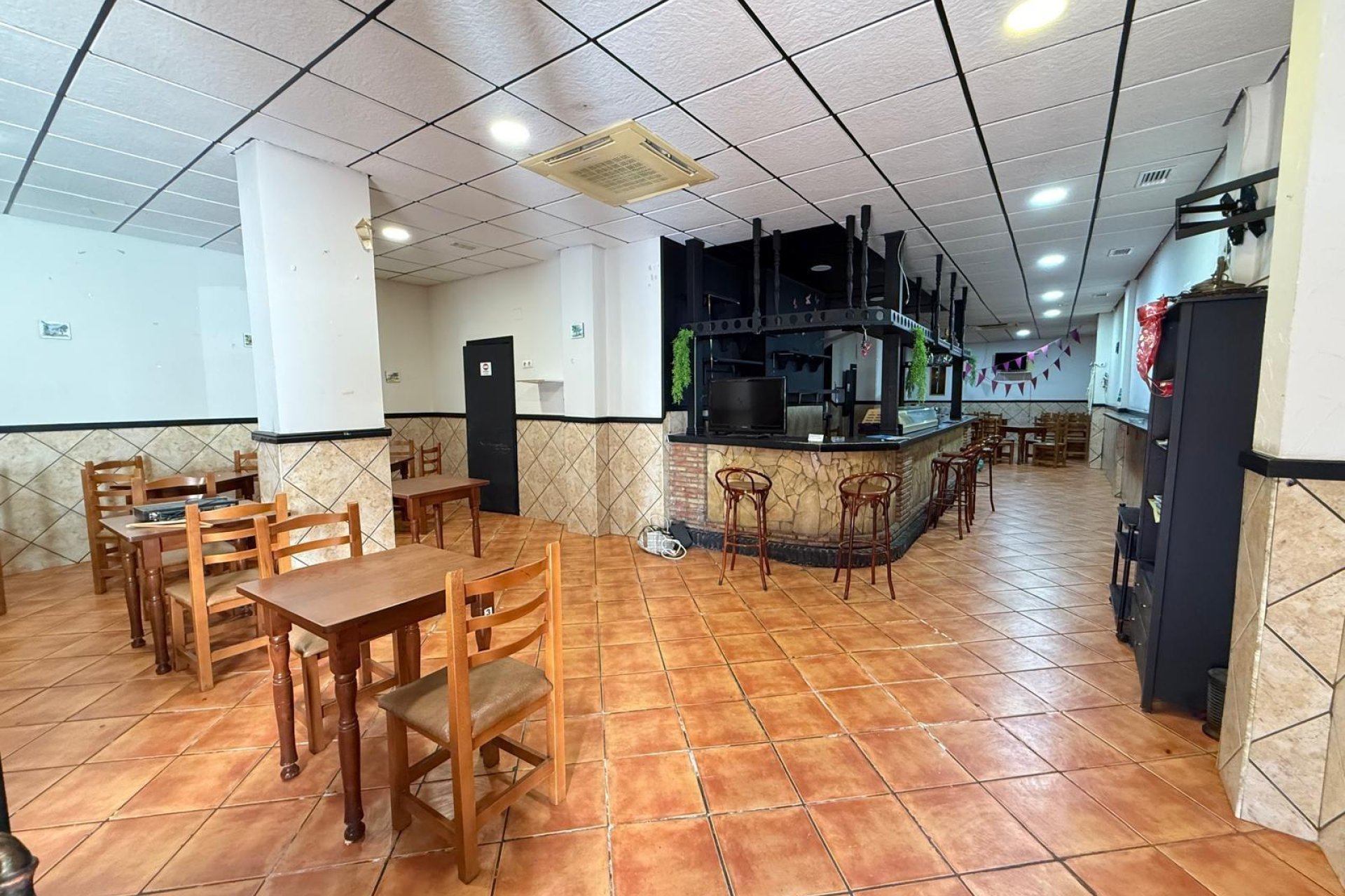 Resale - Commercial Unit -
Torrevieja - Estacion de autobuses