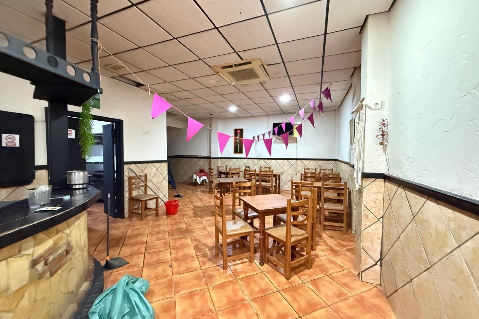 Resale - Commercial Unit -
Torrevieja - Estacion de autobuses