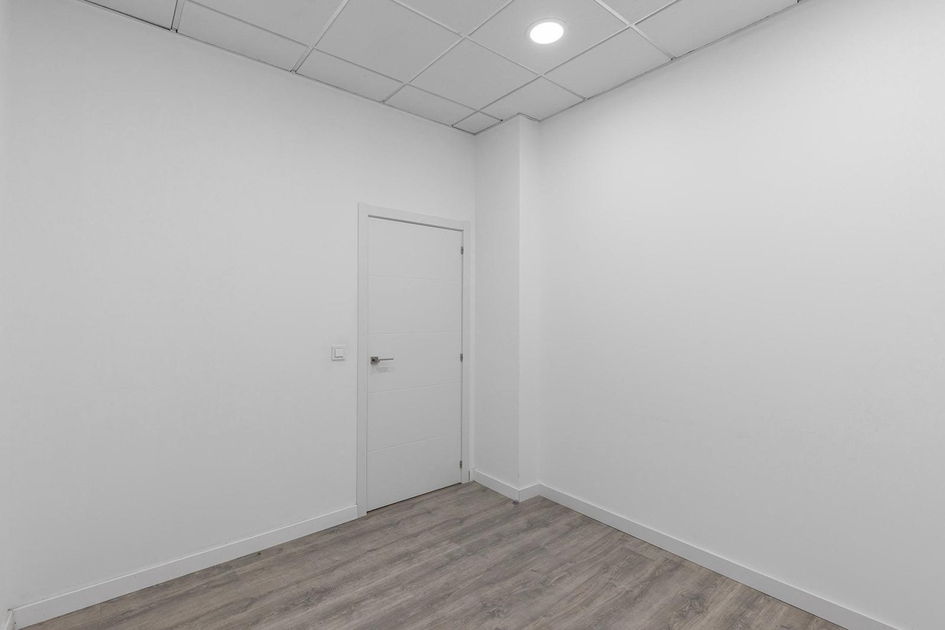 Resale - Commercial Unit -
Torrevieja - La Mata