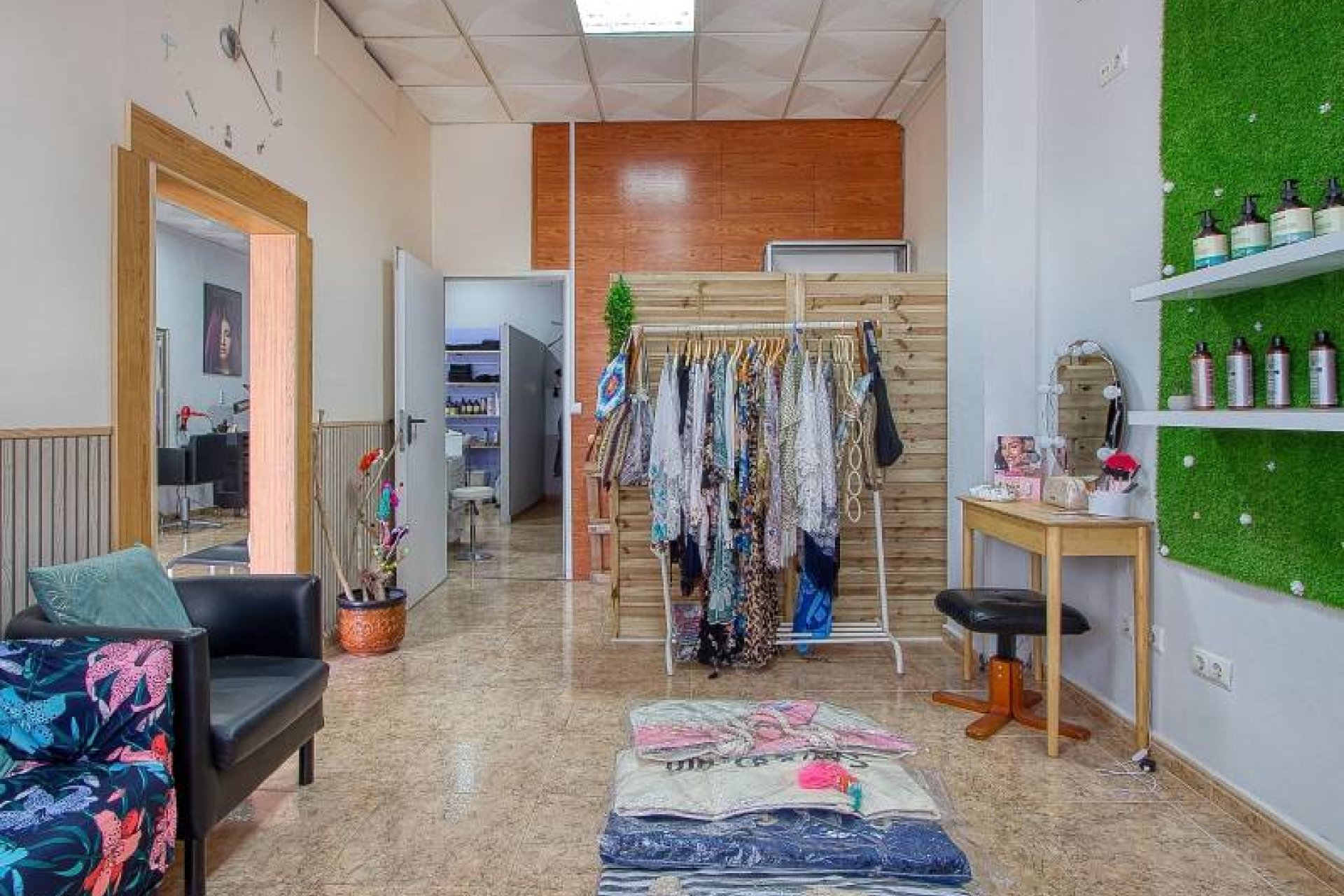 Resale - Commercial Unit -
Torrevieja - La Mata