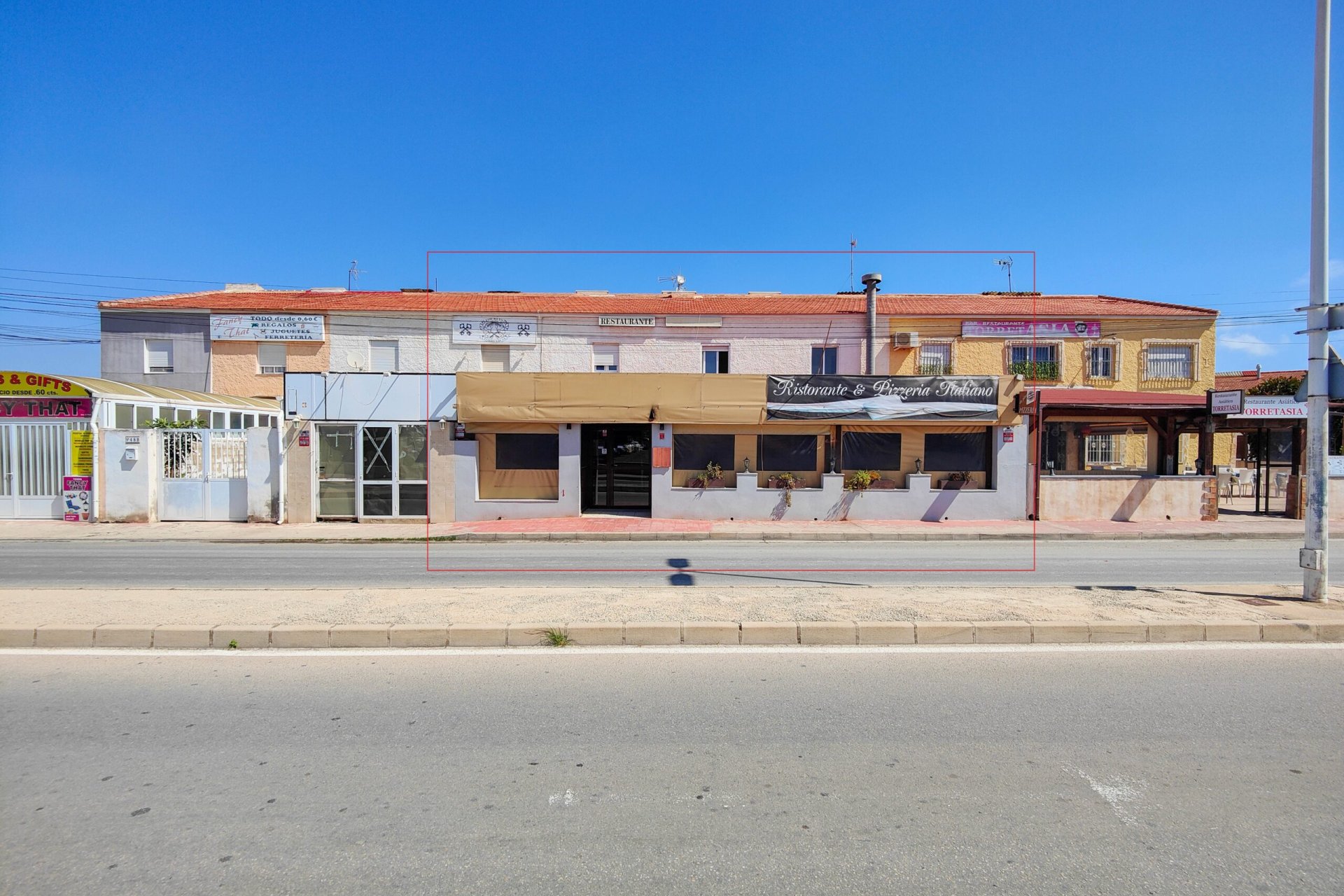Resale - Commercial Unit -
Torrevieja - La Siesta - El Salado - Torreta