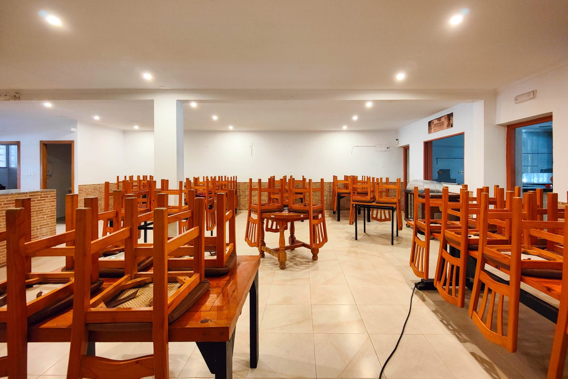 Resale - Commercial Unit -
Torrevieja - La Siesta - El Salado - Torreta