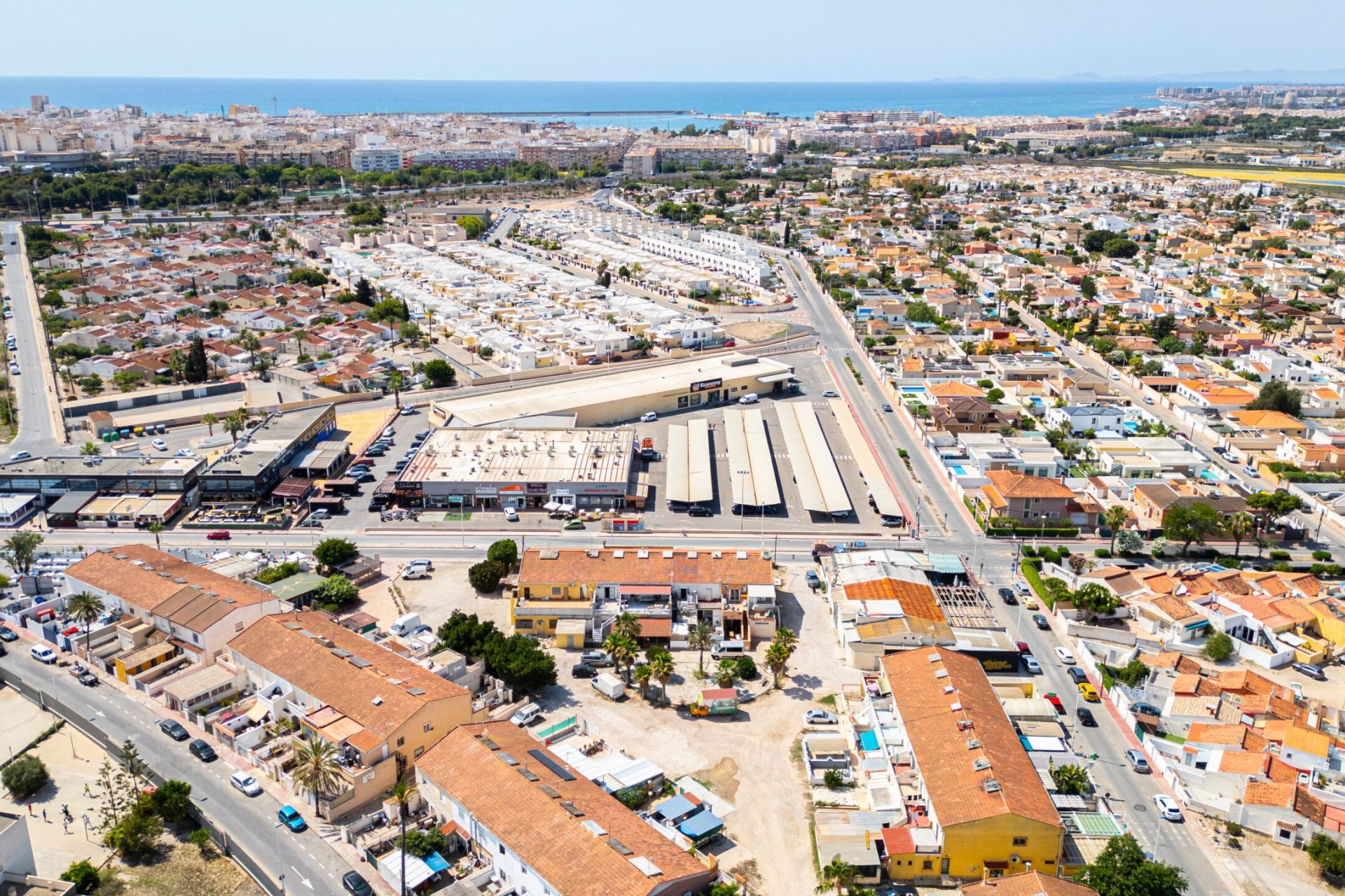 Resale - Commercial Unit -
Torrevieja - La Siesta - El Salado - Torreta