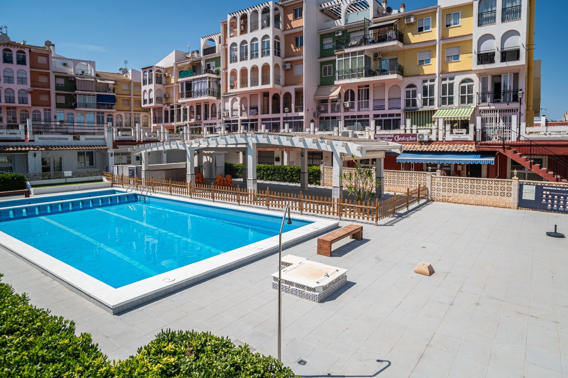 Resale - Commercial Unit -
Torrevieja - La Veleta