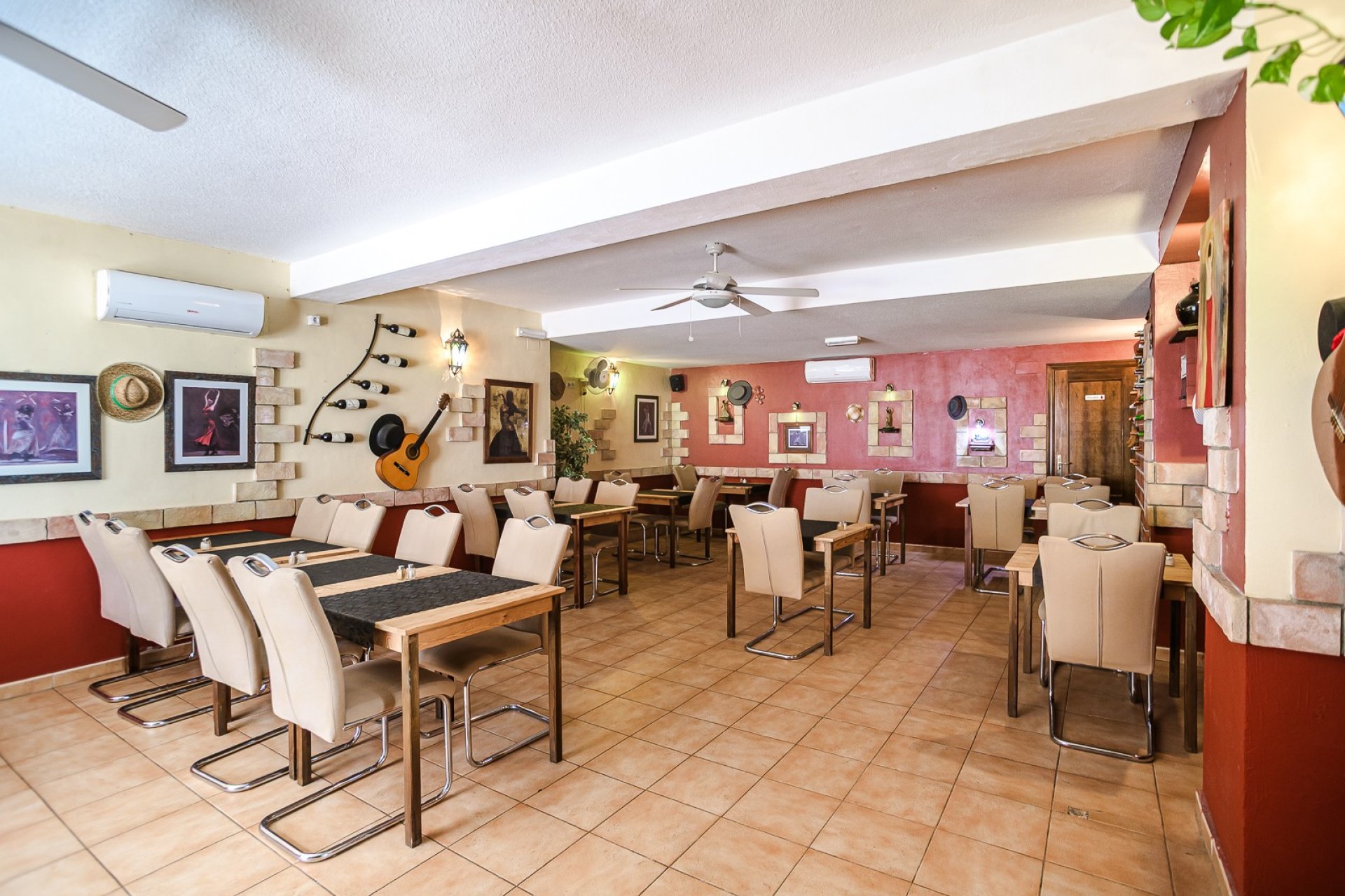 Resale - Commercial Unit -
Torrevieja - La Veleta