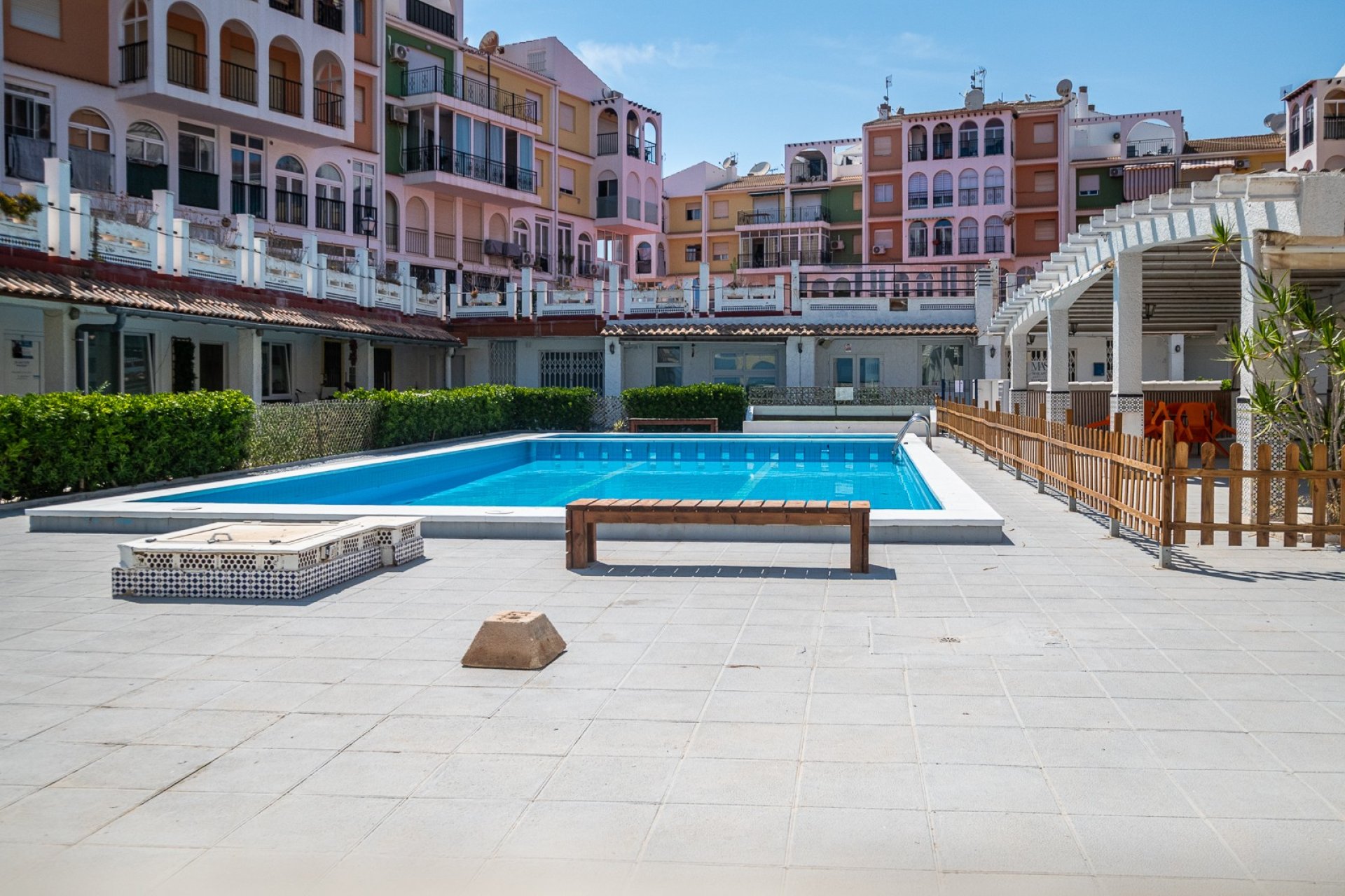 Resale - Commercial Unit -
Torrevieja - La Veleta