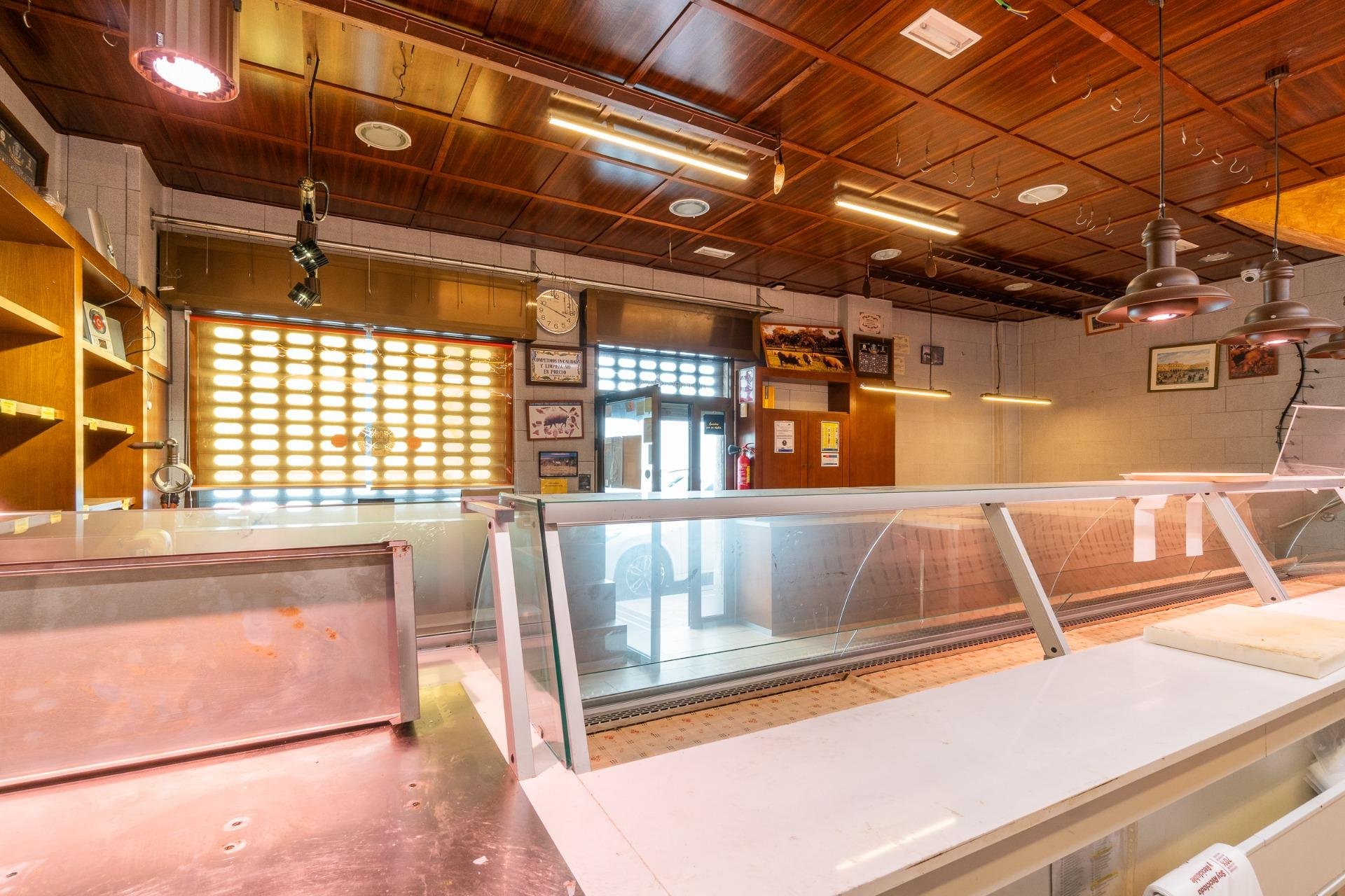 Resale - Commercial Unit -
Torrevieja - Paseo maritimo
