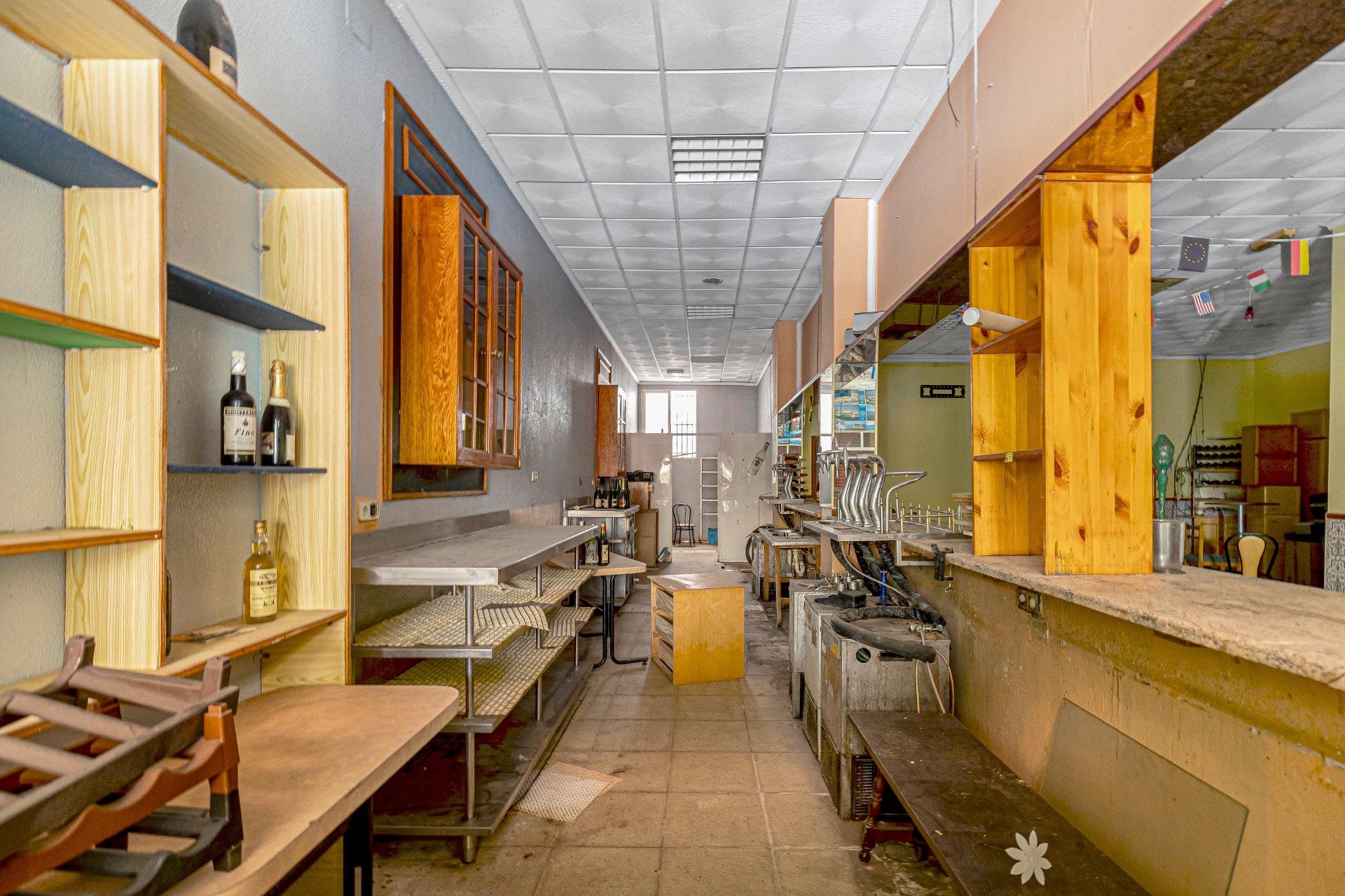 Resale - Commercial Unit -
Torrevieja - Playa del Cura