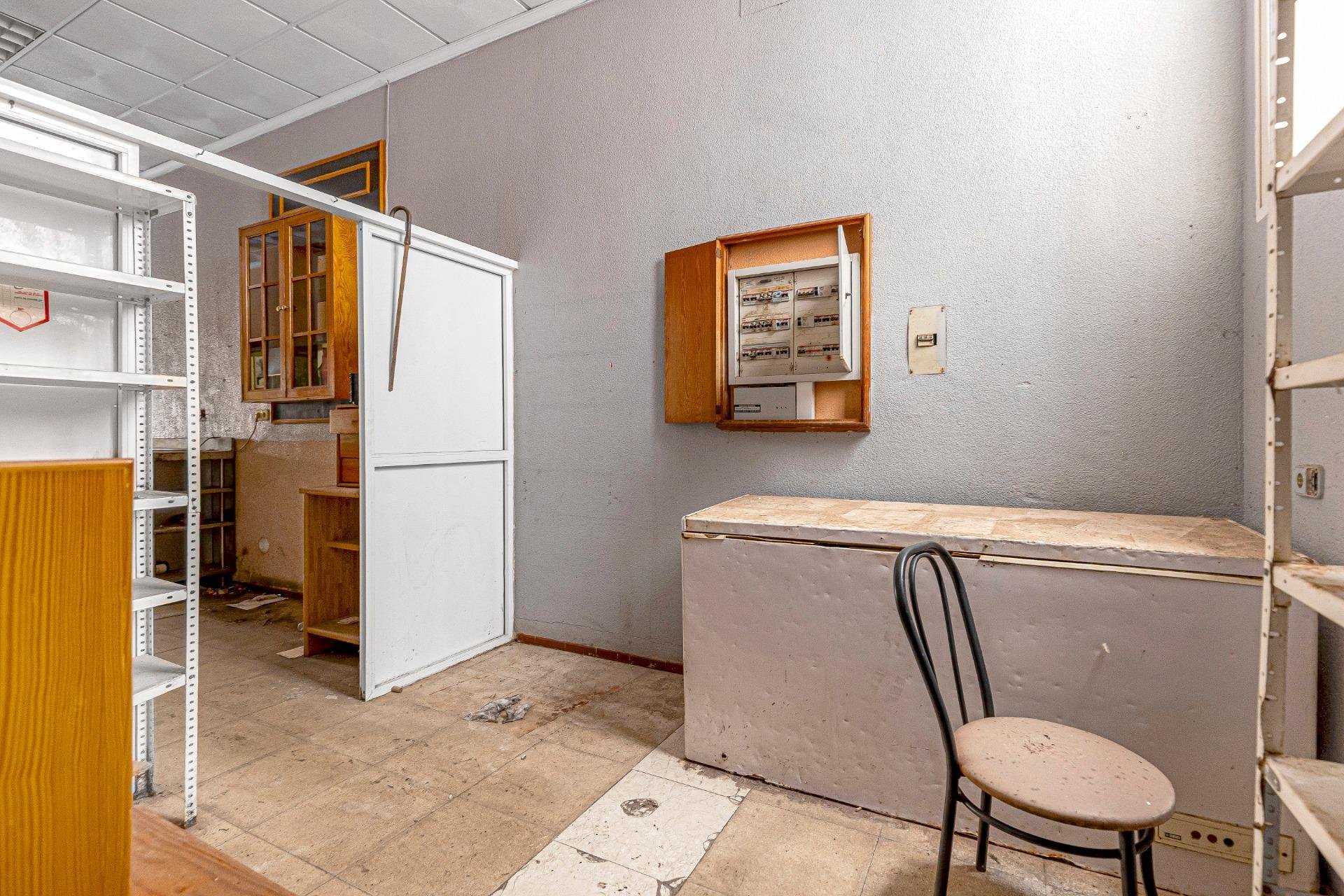 Resale - Commercial Unit -
Torrevieja - Playa del Cura