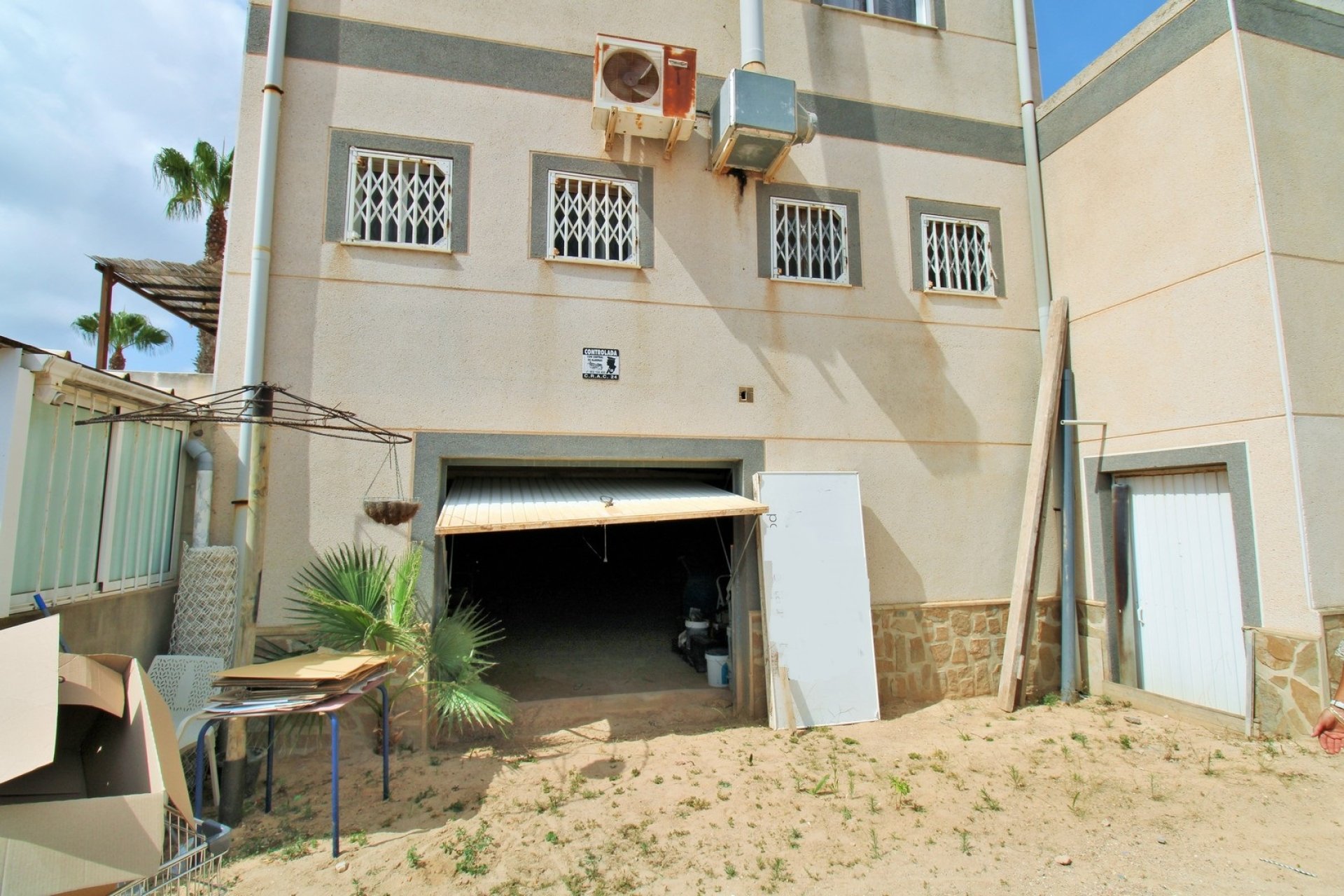 Resale - Commercial Unit -
Villamartin - Villamartín