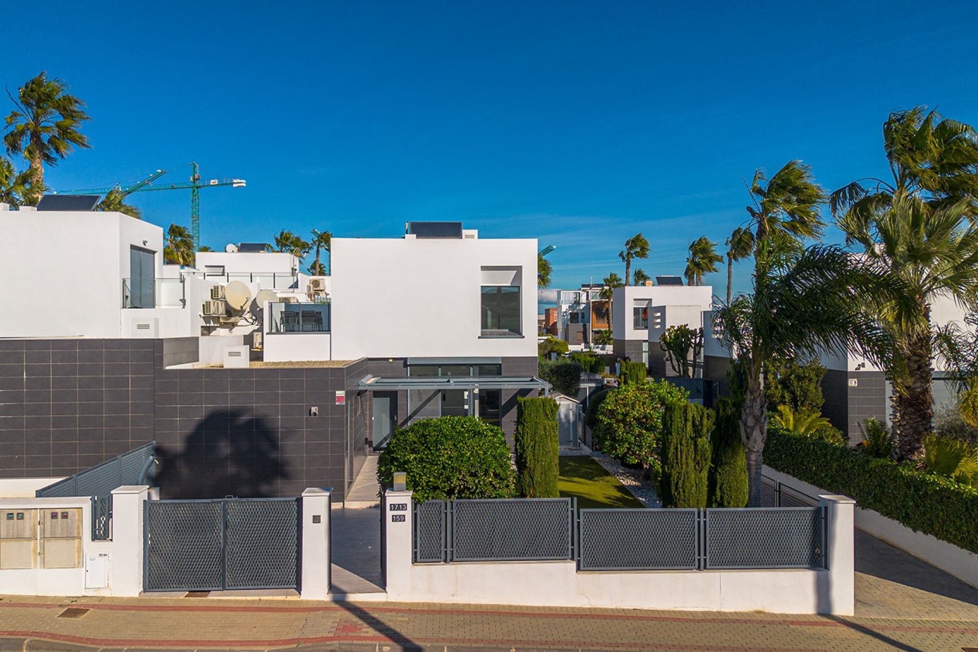 Resale - Detached villa -
Algorfa - La Finca Golf