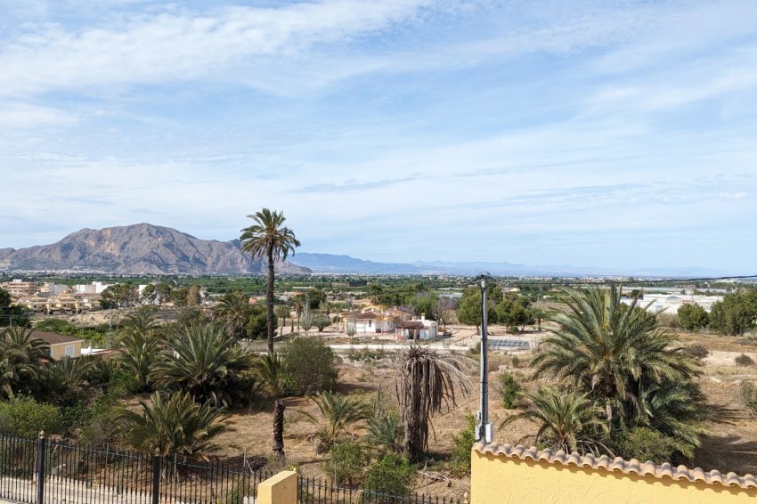 Resale - Detached villa -
Bigastro