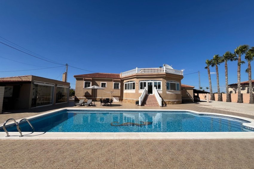 Resale - Detached villa -
Catral