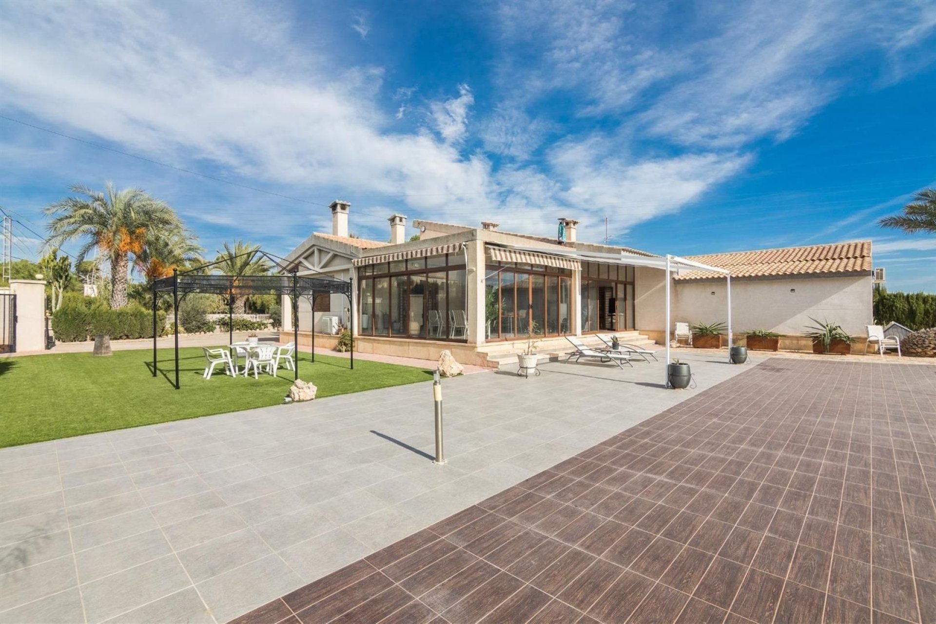 Resale - Detached villa -
Elche - Corte Ingles