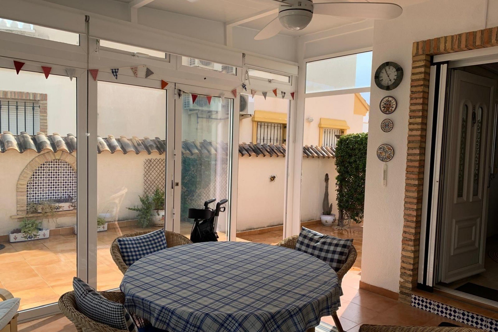 Resale - Detached villa -
Guardamar del Segura - El Raso