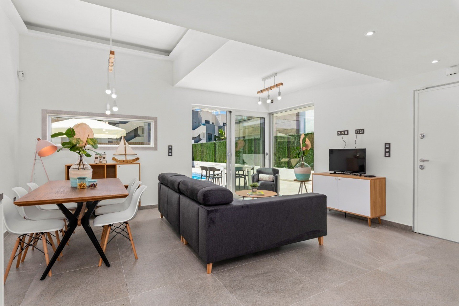 Resale - Detached villa -
Guardamar del Segura - El Raso