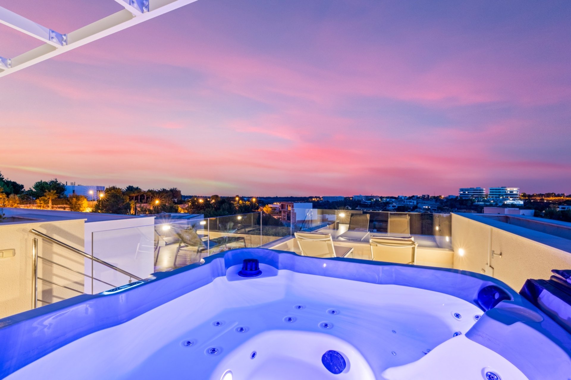 Resale - Detached villa -
Las Colinas Golf