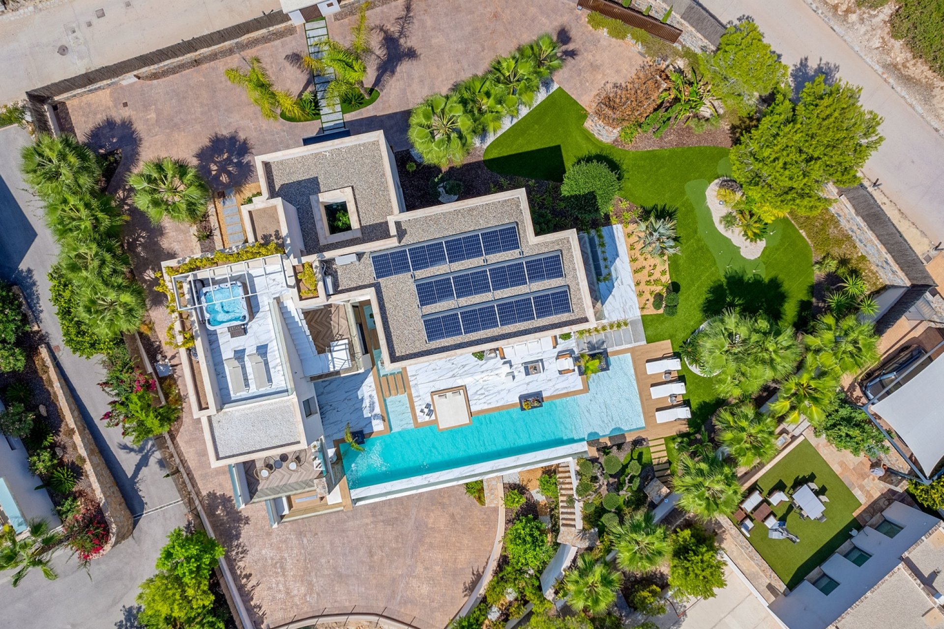 Resale - Detached villa -
Las Colinas Golf