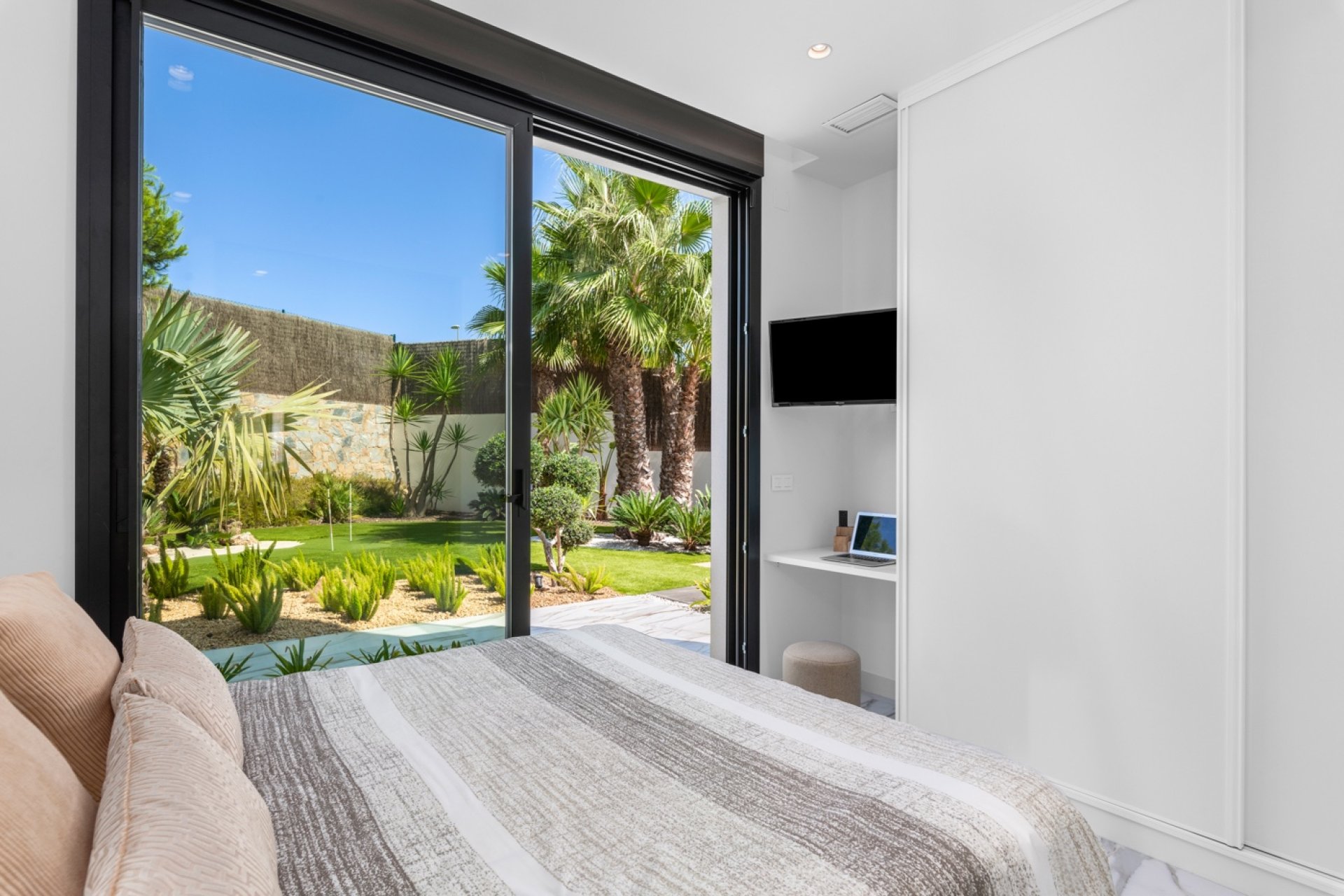 Resale - Detached villa -
Las Colinas Golf