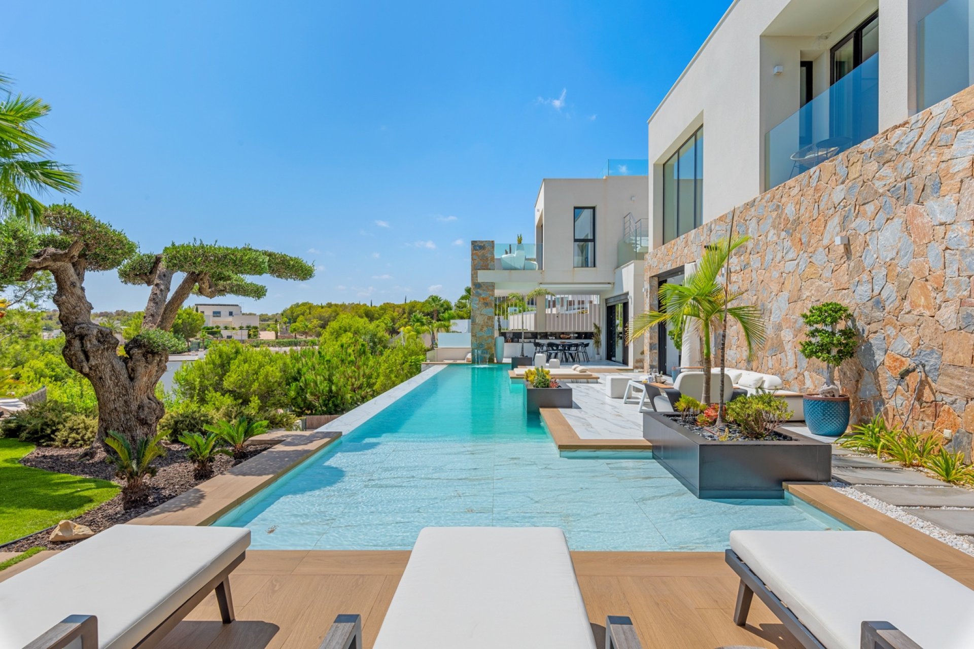 Resale - Detached villa -
Las Colinas Golf