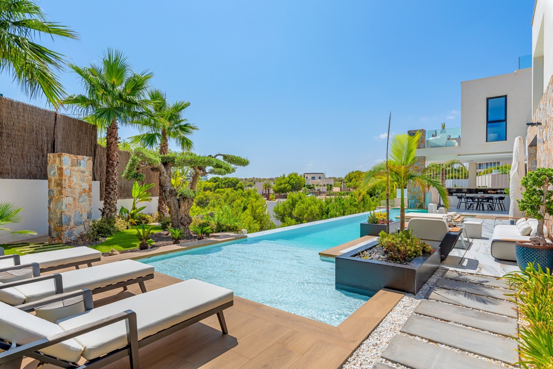 Resale - Detached villa -
Las Colinas Golf