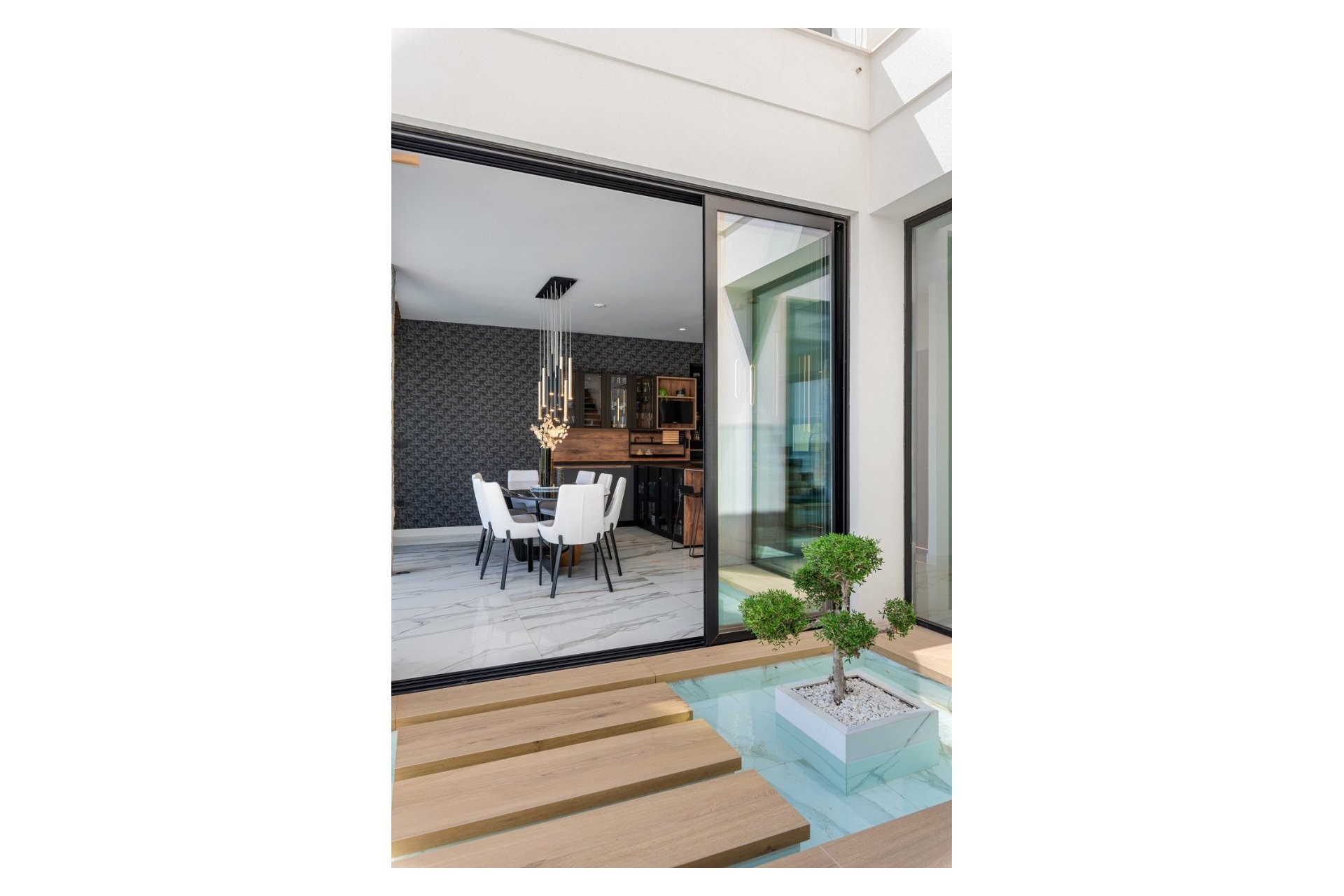 Resale - Detached villa -
Las Colinas Golf