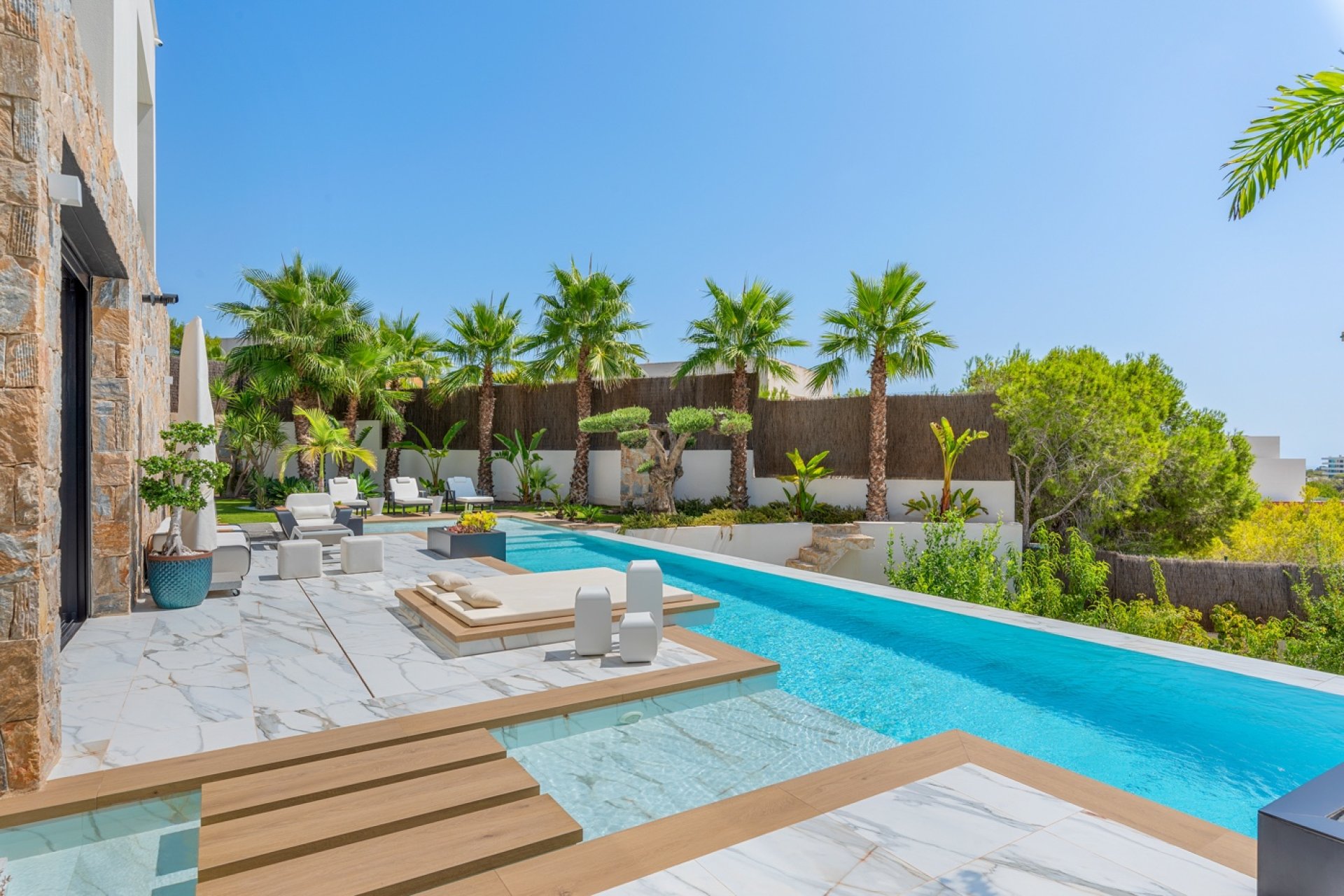 Resale - Detached villa -
Las Colinas Golf