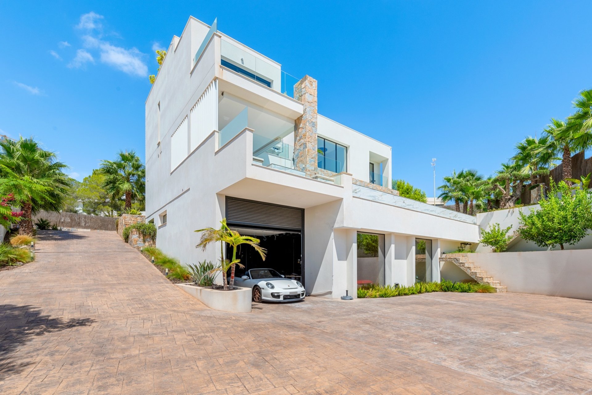 Resale - Detached villa -
Las Colinas Golf