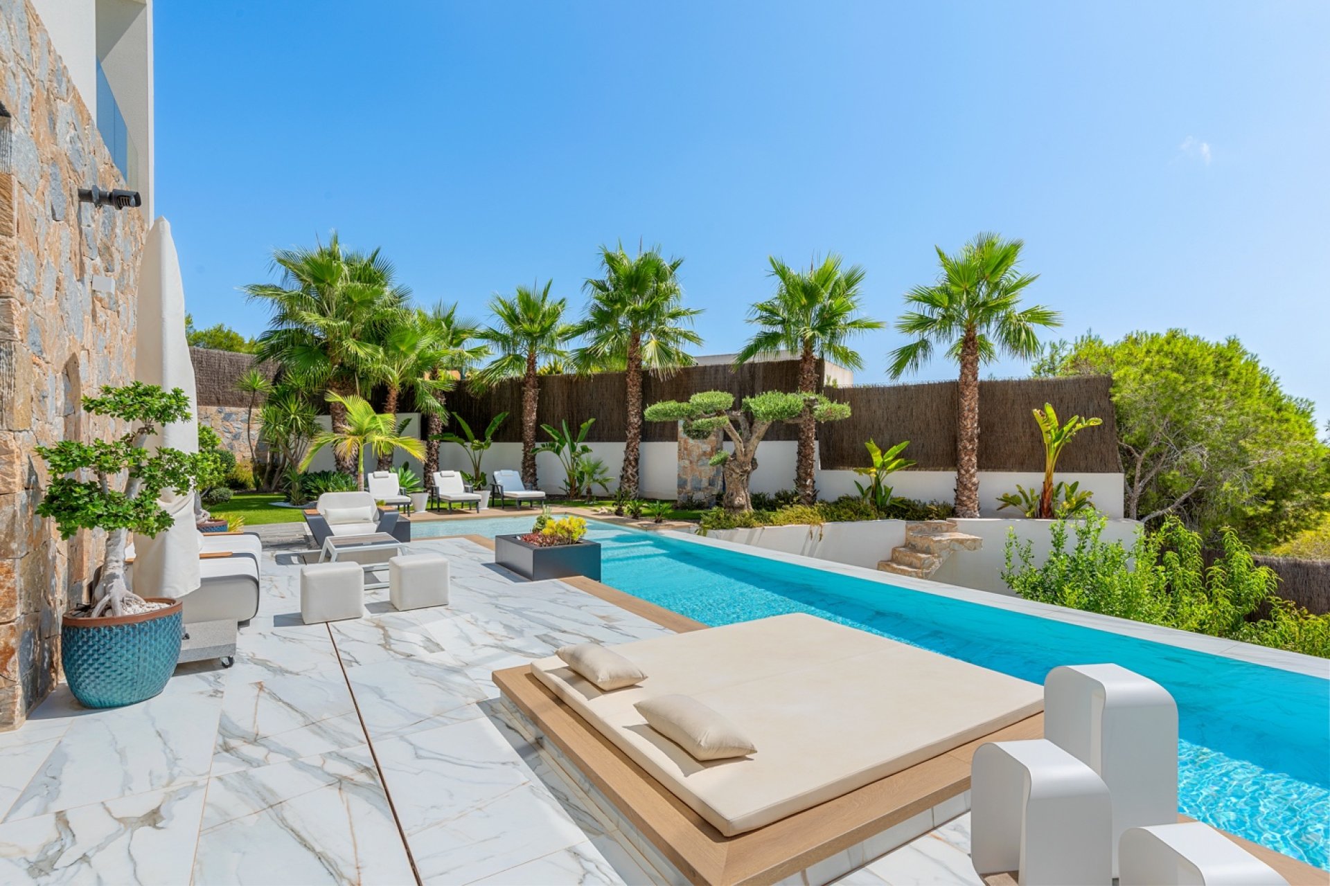 Resale - Detached villa -
Las Colinas Golf