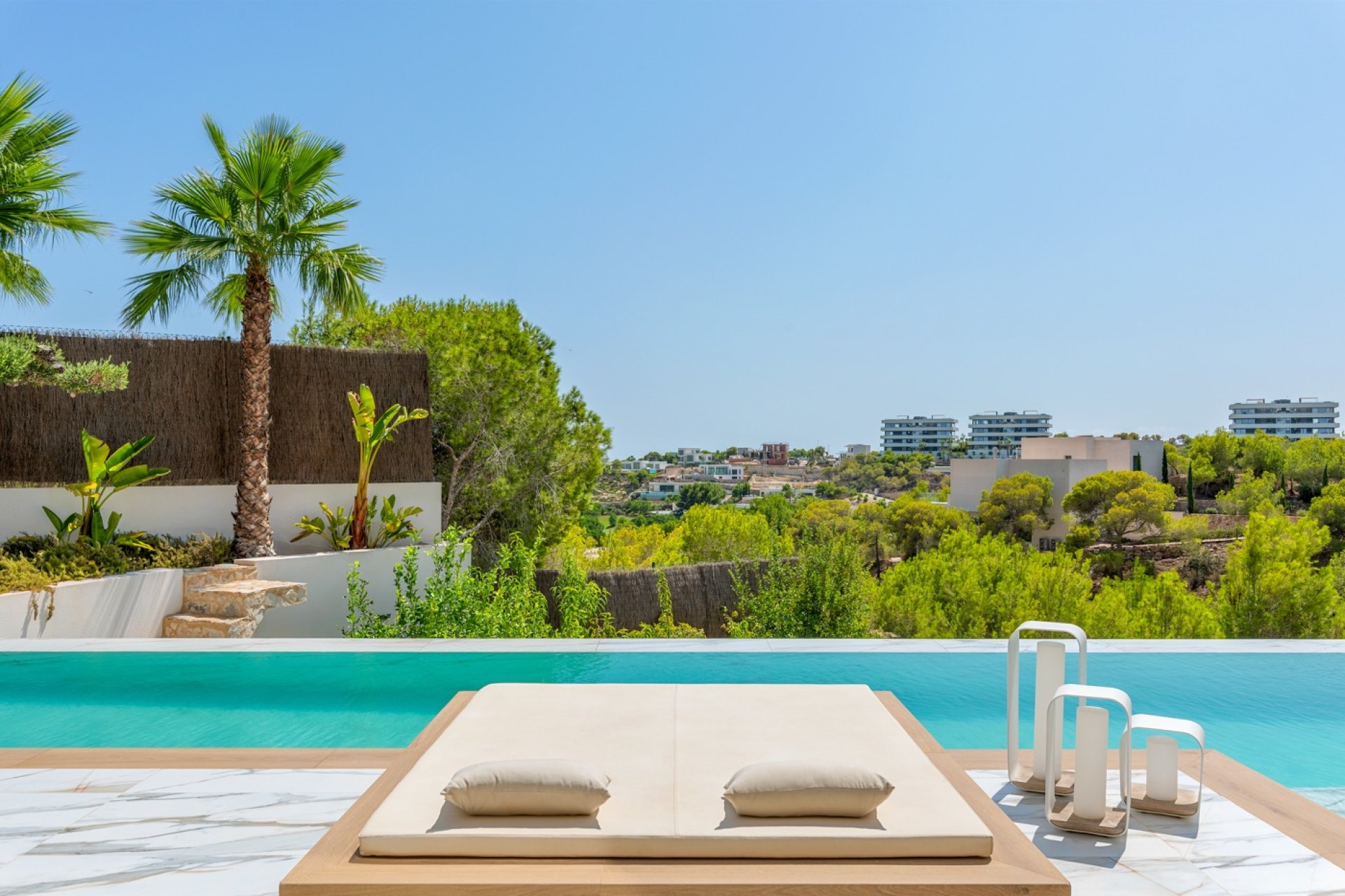 Resale - Detached villa -
Las Colinas Golf
