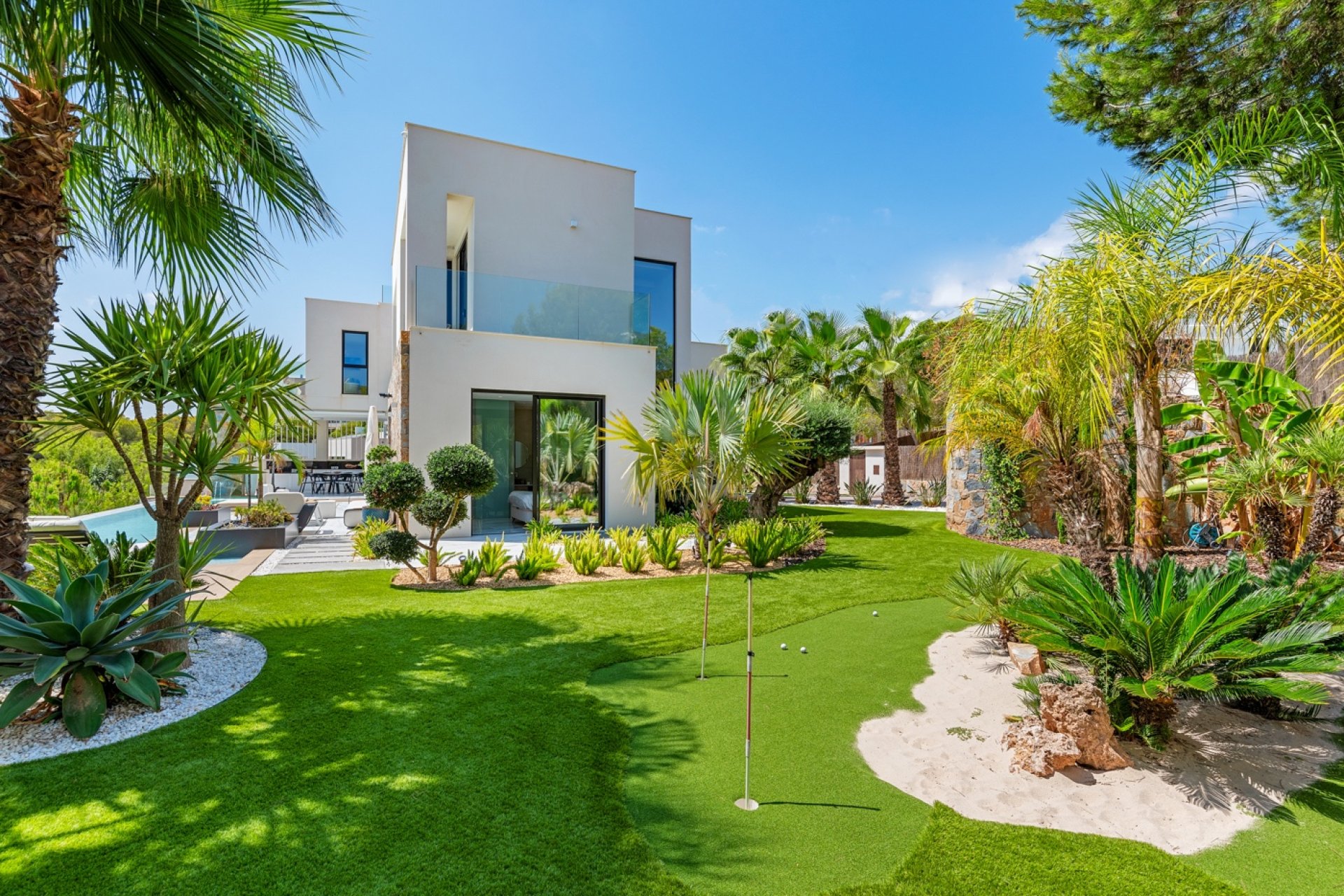 Resale - Detached villa -
Las Colinas Golf