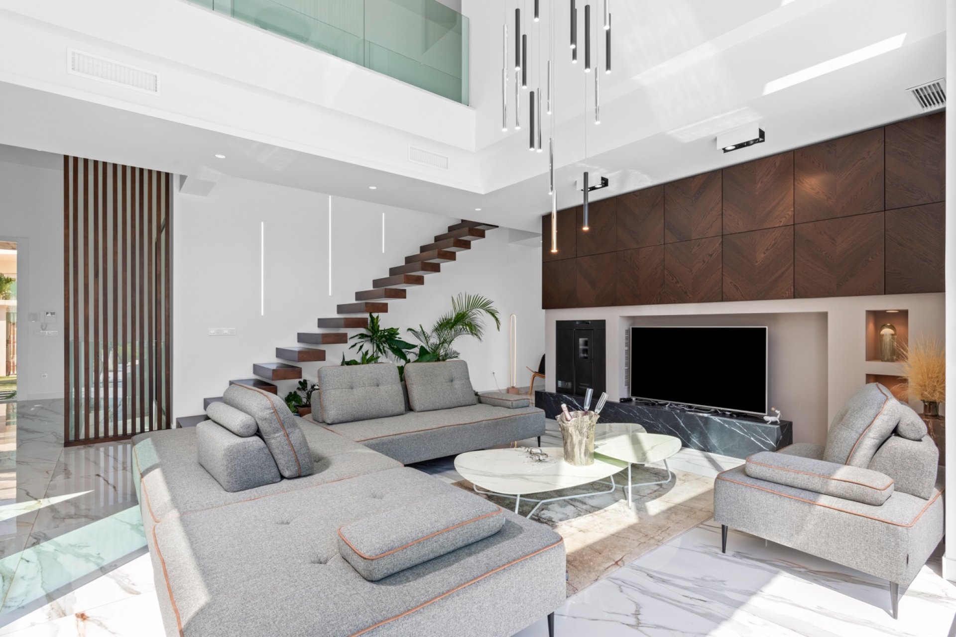 Resale - Detached villa -
Las Colinas Golf