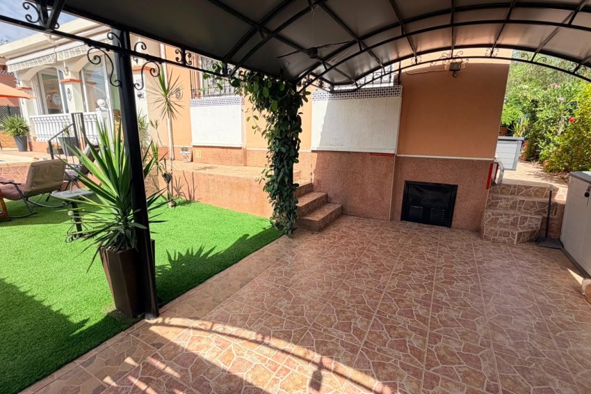 Resale - Detached villa -
Los Montesinos - La Herrada