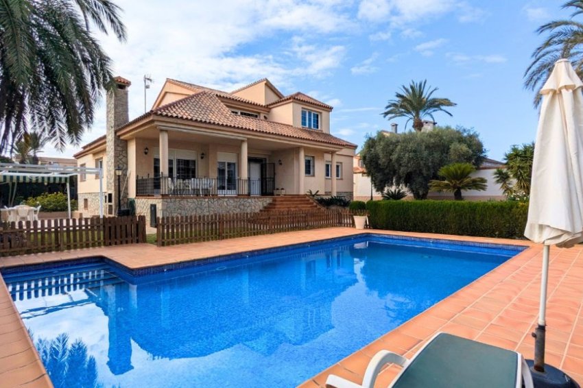 Resale - Detached villa -
Mil Palmeras